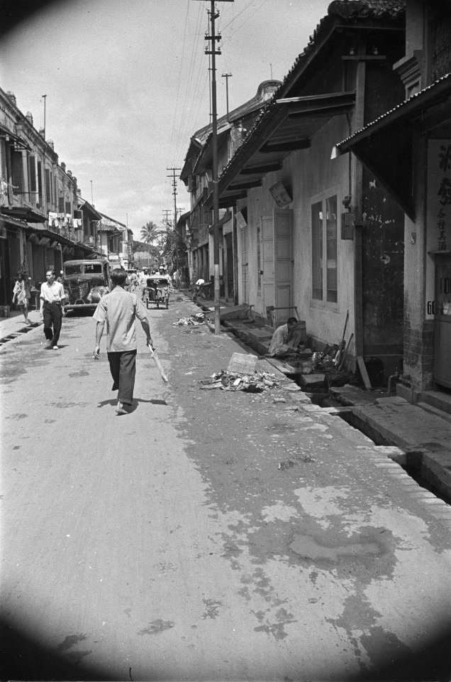 Winkelstraat in de Chinese wijk van Palembang, Bestanddeelnr 123-5-2