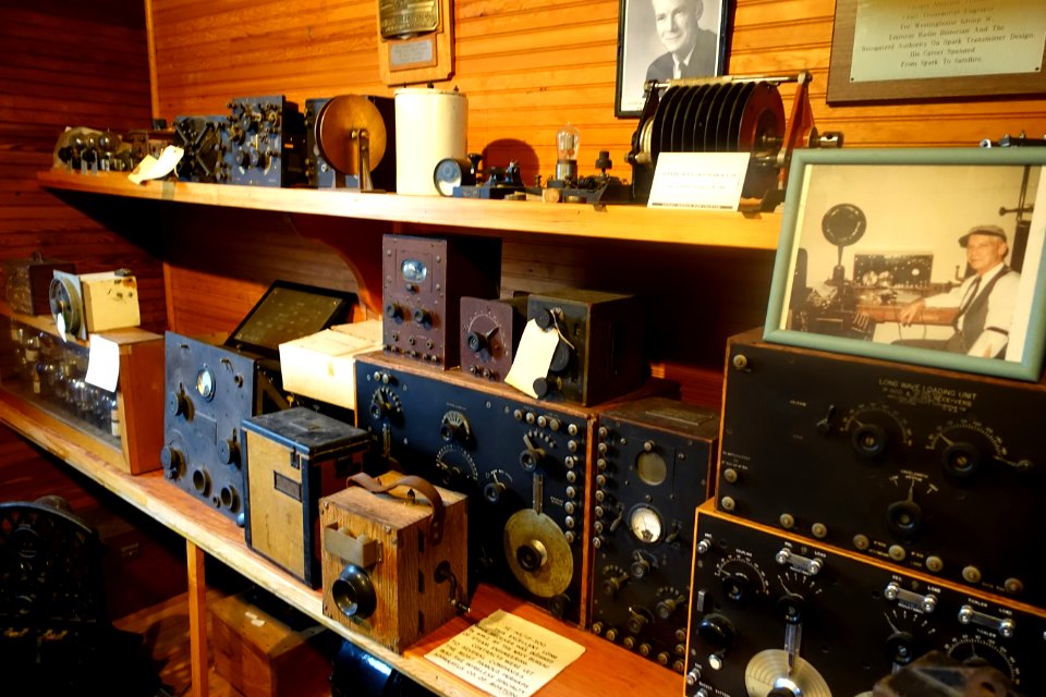 Wireless collection - New England Wireless & Steam Museum - East Greenwich, RI - DSC06626