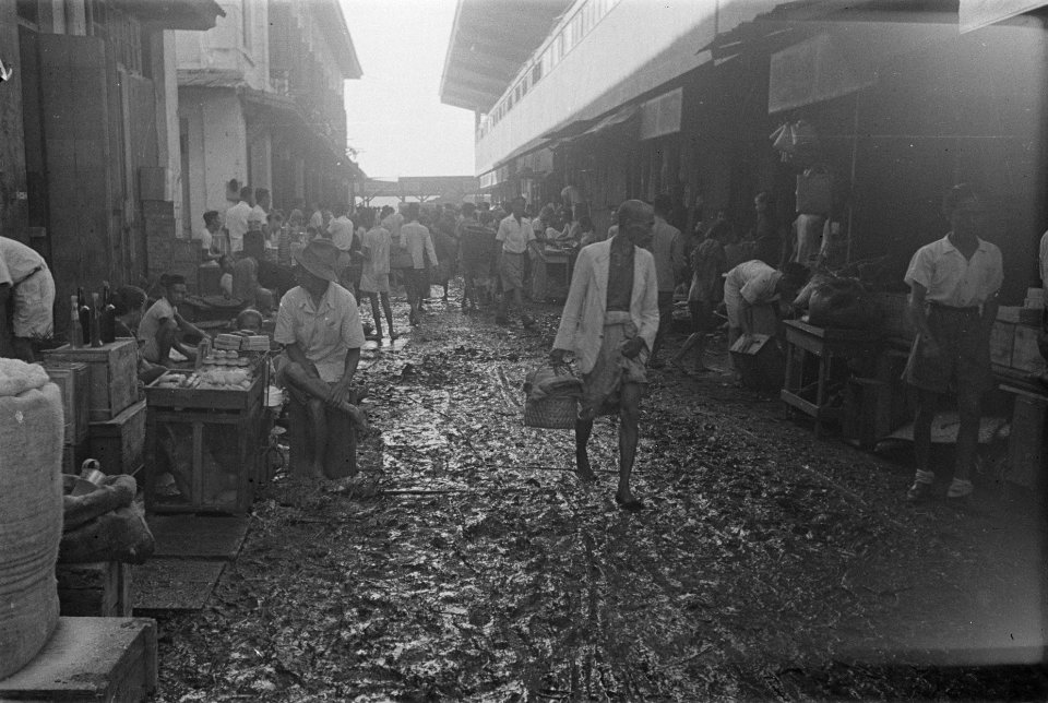 Winkelstraat in Chinese wijk van Palembang, Bestanddeelnr 125-4-1