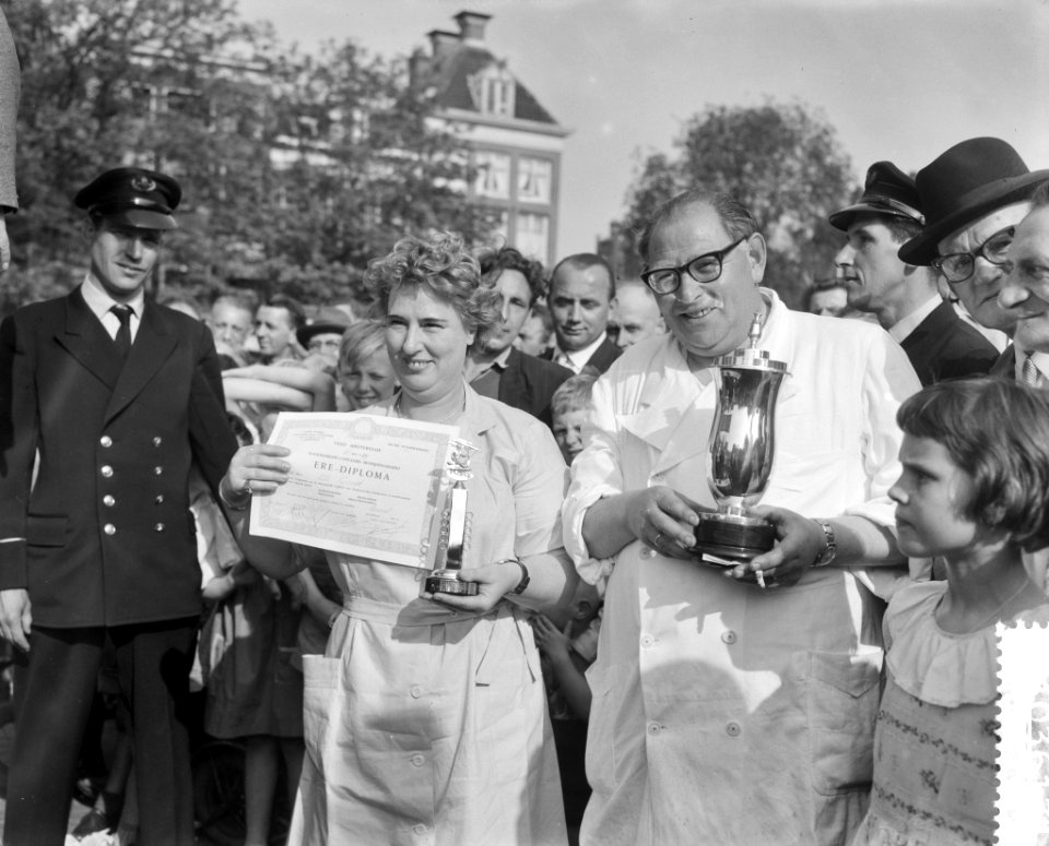 Winnaars van de Internationale Bevrijdingsmarkt op het Amstelveld, Sallie Levie , Bestanddeelnr 910-3613