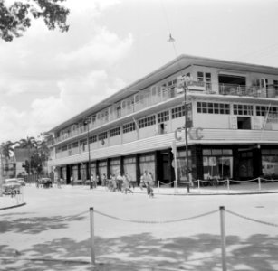 Winkelgebouw in Paramaribo., Bestanddeelnr 252-4893