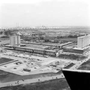 Winkelcentrum Rotterdam, Hoogvliet (luchtfotos), Bestanddeelnr 914-3015