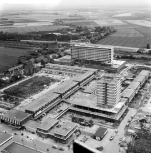 Winkelcentrum Rotterdam, Hoogvliet (luchtfotos), Bestanddeelnr 914-3019