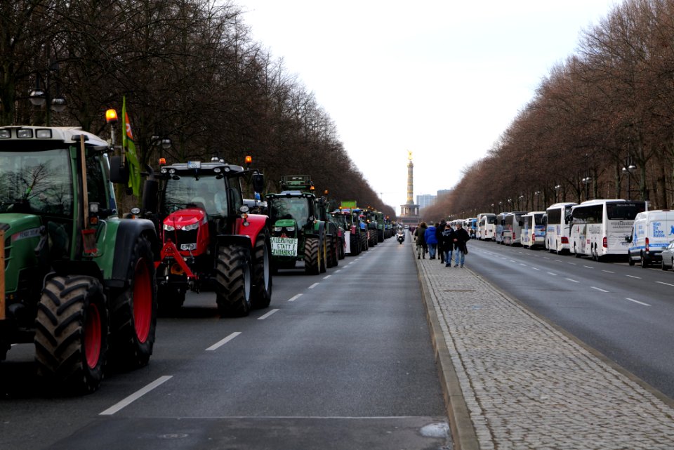 Wir haben es satt demonstration Berlin 2020 tractors 04