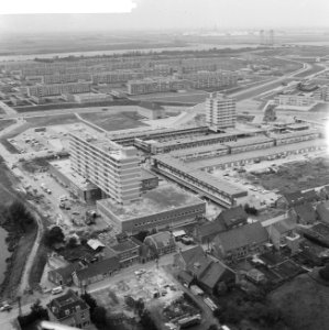 Winkelcentrum Rotterdam, Hoogvliet (luchtfotos), Bestanddeelnr 914-3013