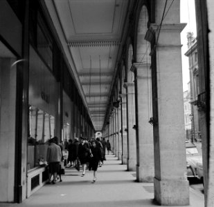 Winkelgalerij aan de Rue de Rivoli, Bestanddeelnr 254-0300