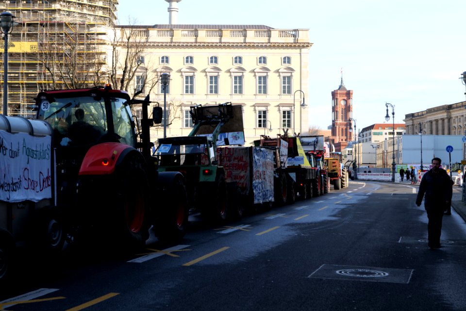 Wir haben es satt demonstration Berlin 2020 tractors 02