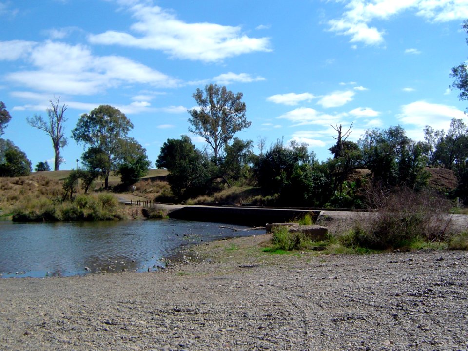Wivenhoe Pocket Road crossing Fernvale