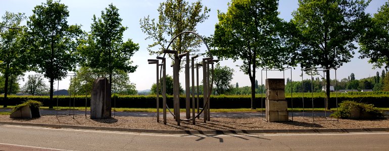 Withuis-Monument voor een voormalige grensovergang (3)
