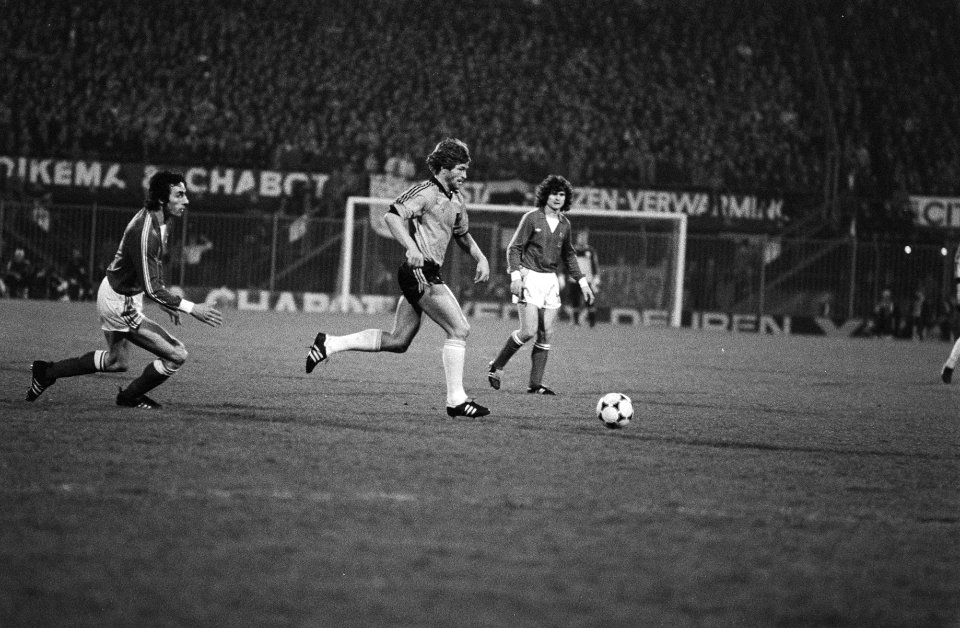 WK kwalificatiewedstrijd Nederland tegen Frankrijk in Rotterdam 1-0, Jan Peters , Bestanddeelnr 931-3951