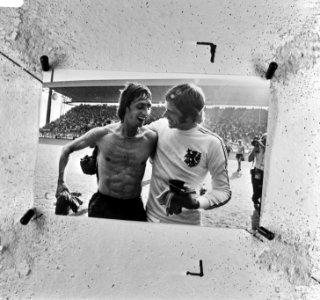 WK 74 Dortmund, Nederland tegen Bulgarije 4-1 nr. 14 Cruijff(l) en Jongbloed na, Bestanddeelnr 934-6590