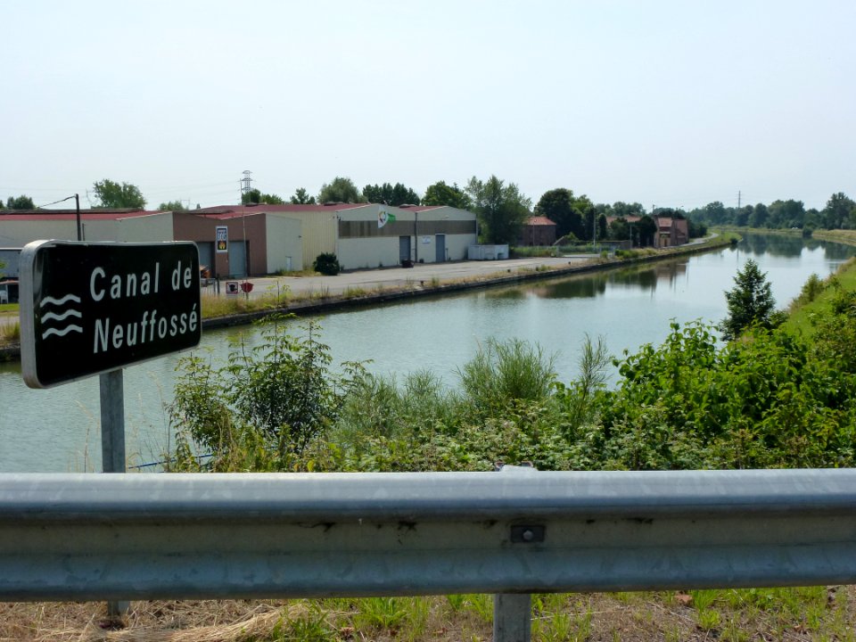 Wittes (Pas-de-Calais, Fr) Canal de Neuffossé