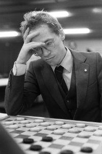 WK dammen Groningen Jannes van der Wal in actie, Bestanddeelnr 933-8252