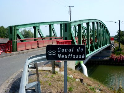 Wittes (Pas-de-Calais, Fr) pont du Canal de Neuffossé