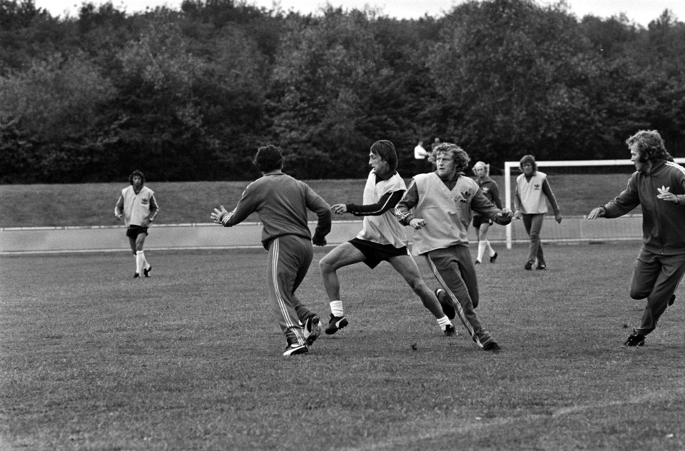 WK 74 Nederlands elftal traint in Hiltrup, overzicht training, Bestanddeelnr 927-2555