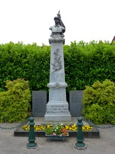 Witternesse (Pas-de-Calais) monument aux morts