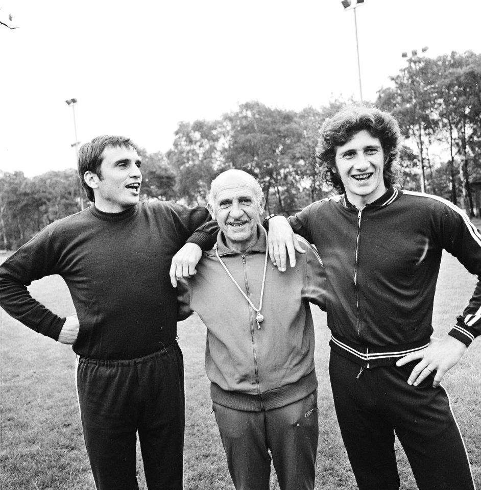 WK 74 training Uruguay in Duitsburg, vlnr keeper Mazurkievic, trainer Porta, Bestanddeelnr 927-2463