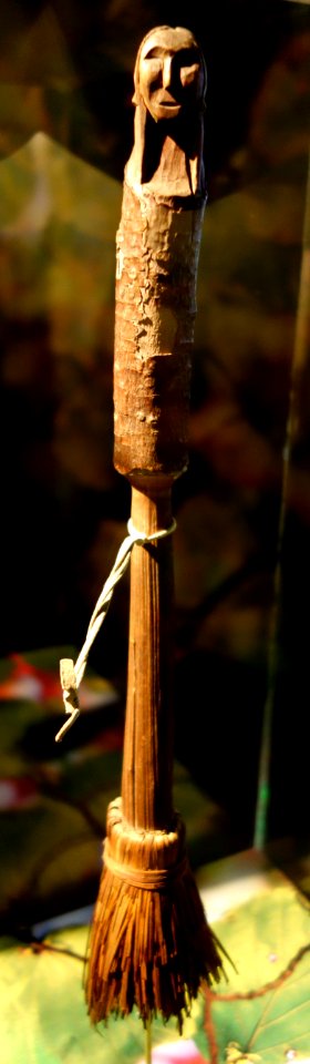 Witch hazel broom, Mohegan tribe - Connecticut Museum of Natural History - DSC09979