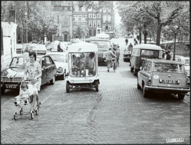 Witkar op Amsterdamse gracht, Bestanddeelnr 127-0149