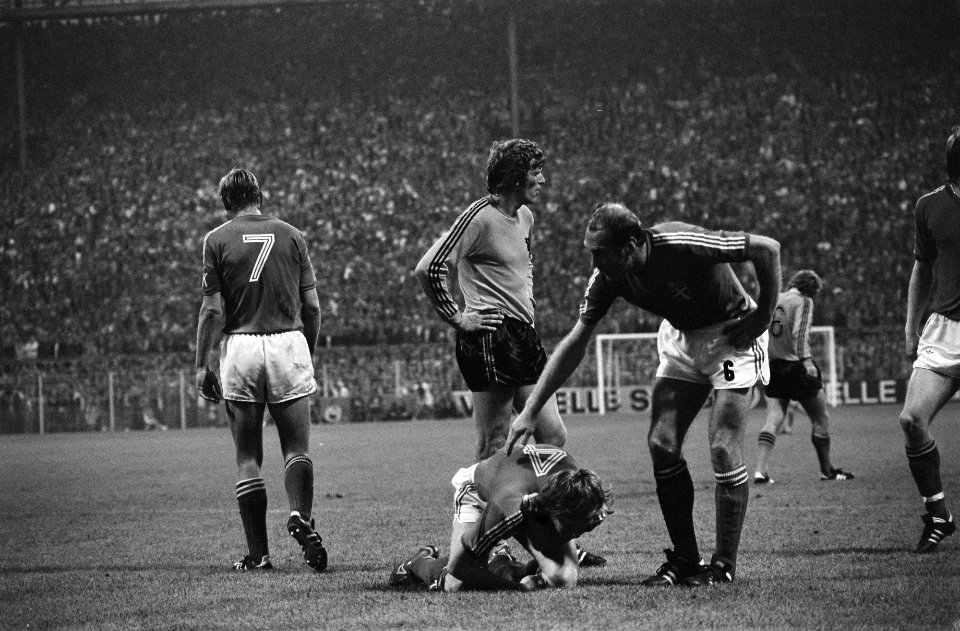WK 74, Nederland tegen Zweden 0-0, nr 5 gele kaart voor Andersson en spelmoment, Bestanddeelnr 927-2684