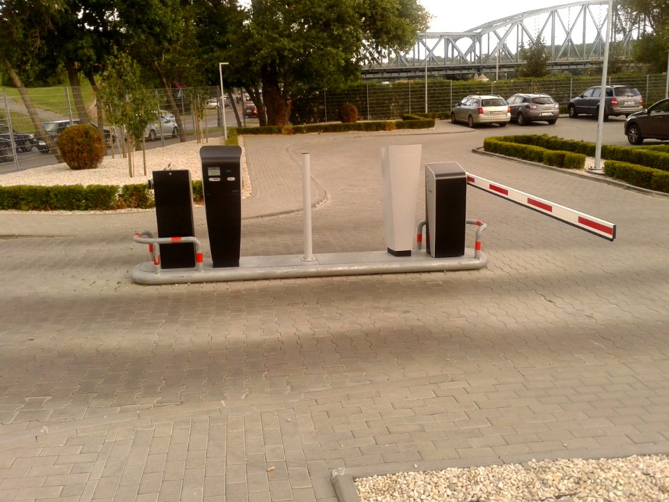 Wjazd na parking hotelu Copernicus (Toruń)