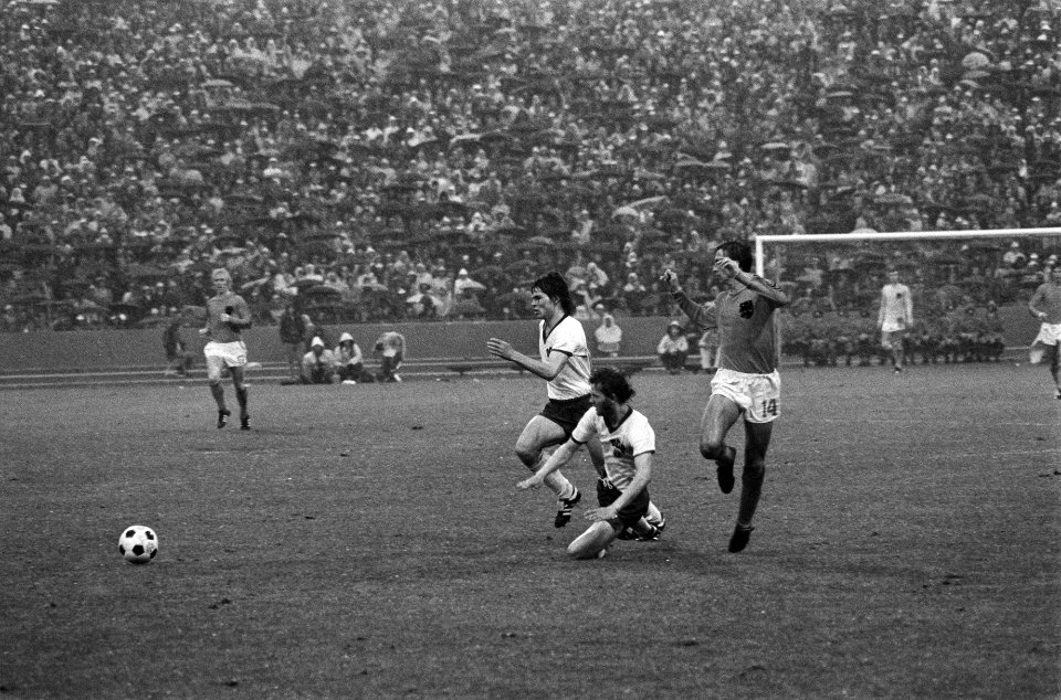 WK 74, Nederland tegen DDR 2-0, spelmomenten, Bestanddeelnr 927-2932