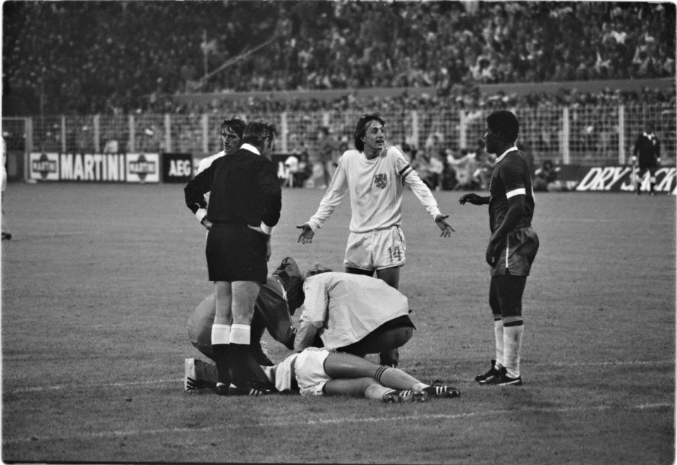 WK 1974, Nederland-Brazilië. Bij een stand van 2-0, heeft Johan Neeskens een do…, Bestanddeelnr 927-3020