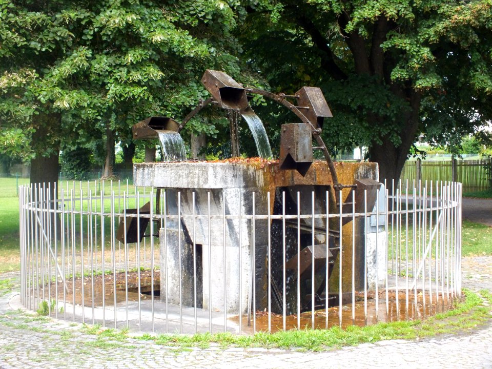 Wzwz dachau fountain 03a