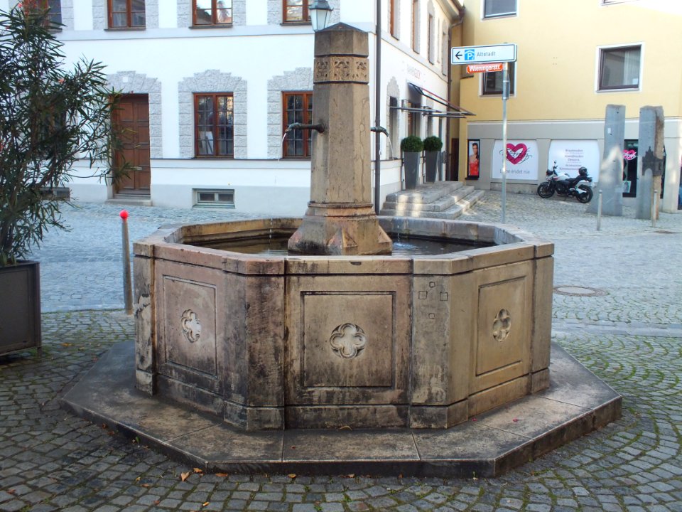Wzwz dachau fountain 06
