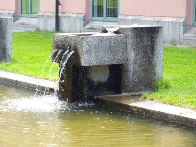 Wzwz dachau fountain 04b