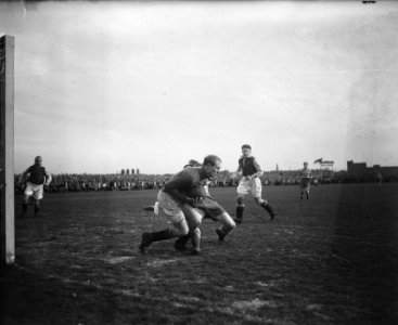 Xerxes tegen Ajax 2-1. Keeper Leentvaart (Ajax) redt, Bestanddeelnr 902-5641