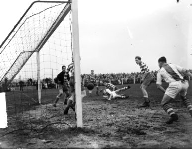 Xerxes tegen Ajax 0-4. Spelmoment voor het doel van Xerxes, Bestanddeelnr 903-1241