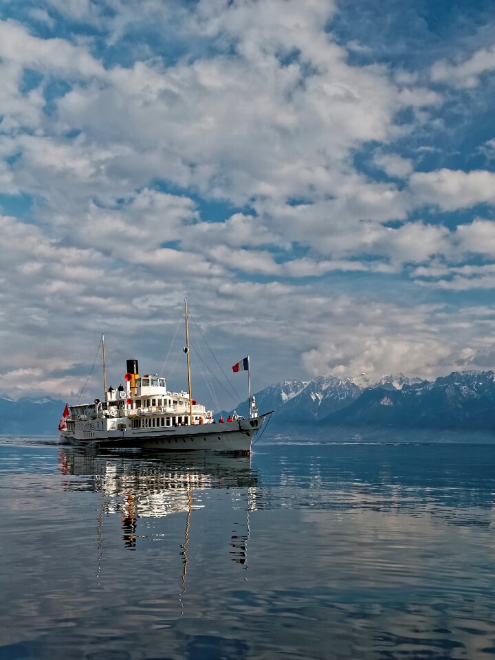 Lake lac leman photo