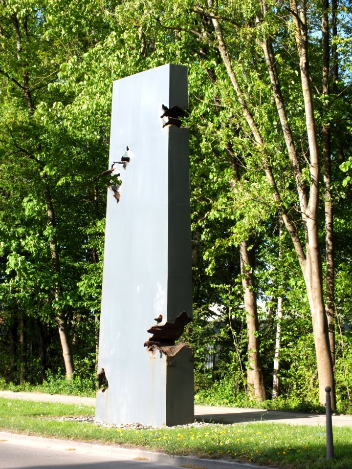 Wzwz dah memorial 02 b