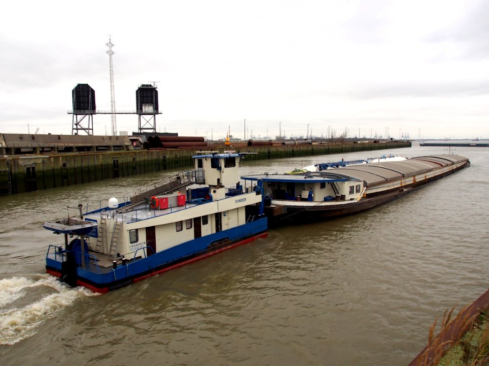 Xander (ship, 1969) ENI 06004245 & Roman (ship, 1928) ENI 02311974 Boudewijnsluis Port of Antwerp pic9