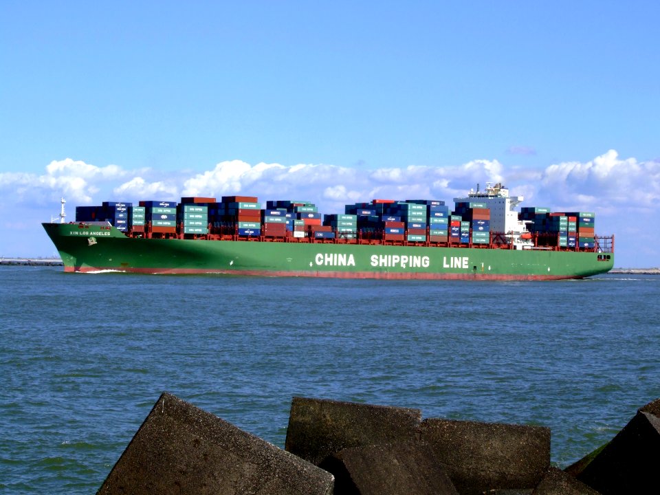 Xin Los Angeles 05, leaving Port of Rotterdam, Holland 29-Aug-2007