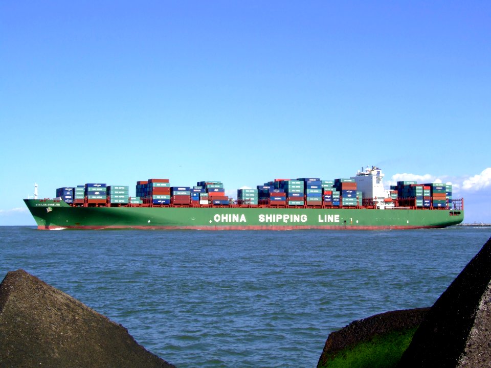 Xin Los Angeles 08, leaving Port of Rotterdam, Holland 29-Aug-2007