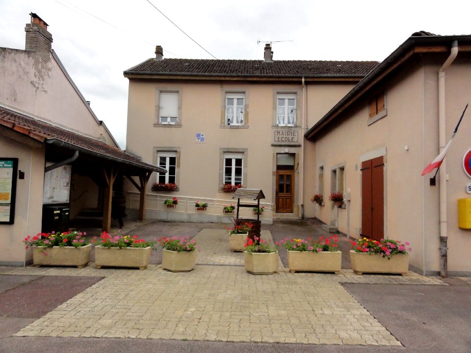 Xures (M-et-M) mairie-école