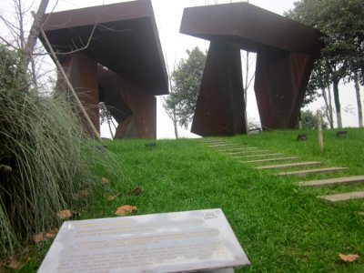 Xuxo Vazouez Pardo - Dolmens, picture1