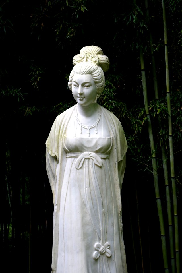 Xue Tao statue - Wangjianglou Park - Chengdu, China - DSC05902