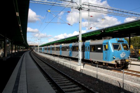 X10 på Kallhäll station - september 2016 bild 2 photo