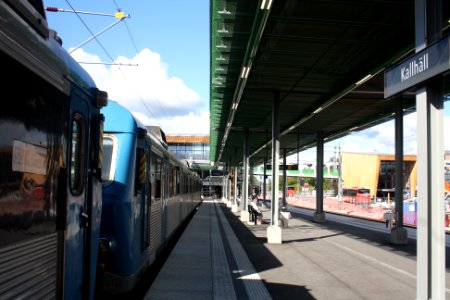 X10 på Kallhäll station - september 2016 bild 4 photo