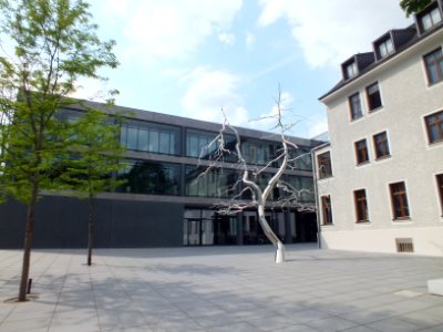 Wzwz schwabing 12 munich re tree