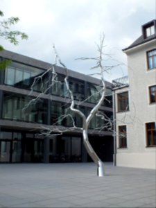 Wzwz schwabing 13 munich re tree
