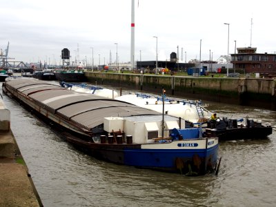 Xander (ship, 1969) ENI 06004245 & Roman (ship, 1928) ENI 02311974 Boudewijnsluis Port of Antwerp pic1