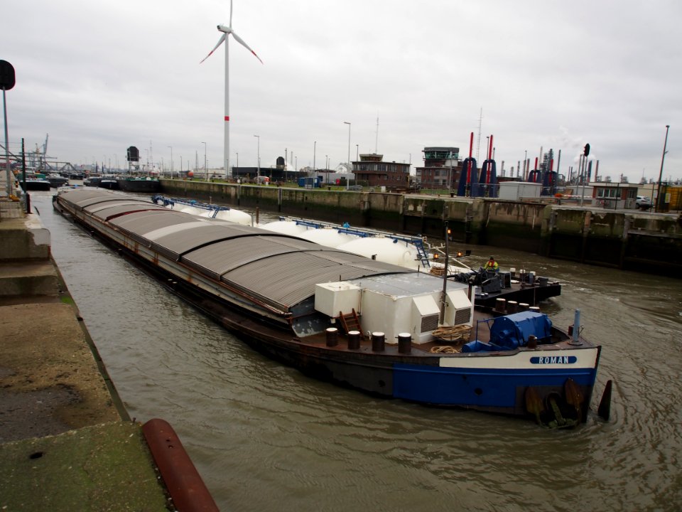 Xander (ship, 1969) ENI 06004245 & Roman (ship, 1928) ENI 02311974 Boudewijnsluis Port of Antwerp pic2