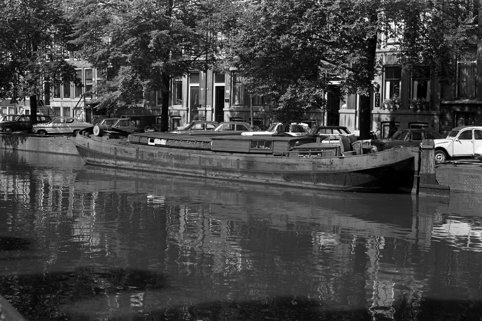 Woonboten in grachten Amsterdam, Bestanddeelnr 924-8837