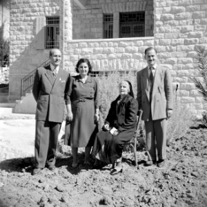 Woonhuis en bewoners te Khatib, Bestanddeelnr 255-6576