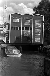 Woonboten in grachten Amsterdam, Bestanddeelnr 924-8839