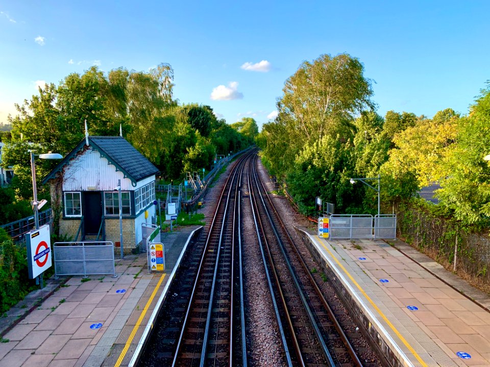 Woodside Park platforms looking north from footbridge
